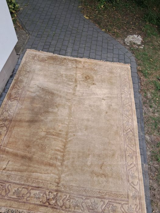 Dywan wełniany beżowy wzorek gruby