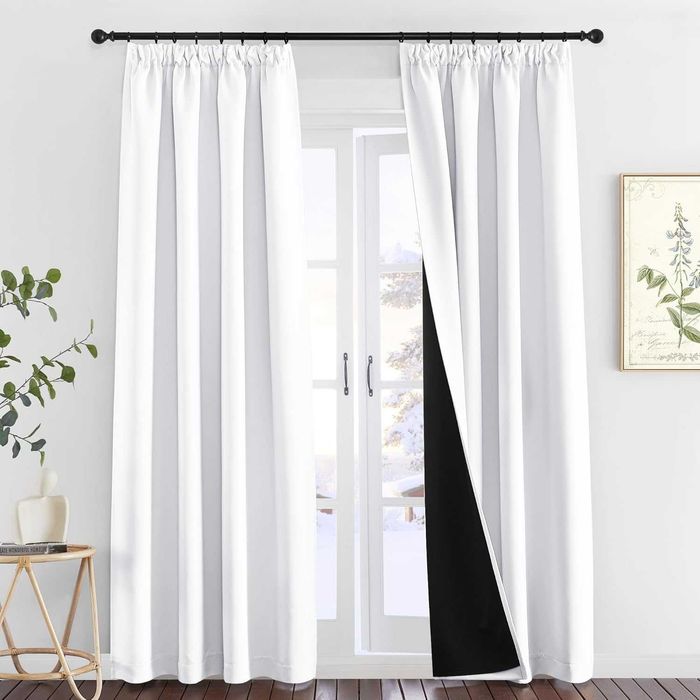 PONY DANCE Białe zasłony, zestaw 2 szt., wys. 245 x szer. 140 cm