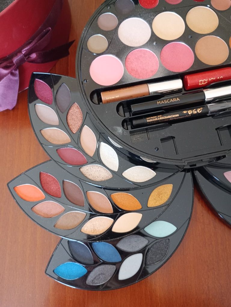 Paleta cieni Douglas glam palette