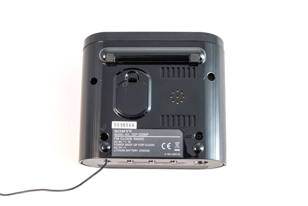 Radiobudzik z funkcją dokującą SONY ICF-C05iP | komplet