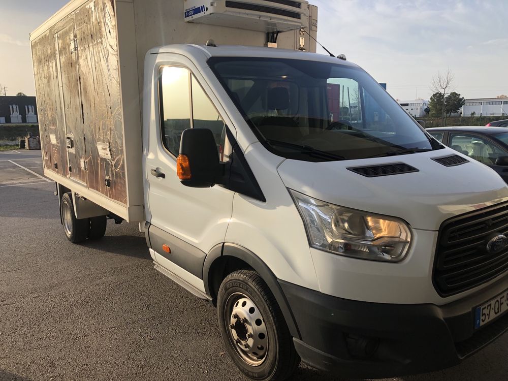 Ford Transit com contentor frio