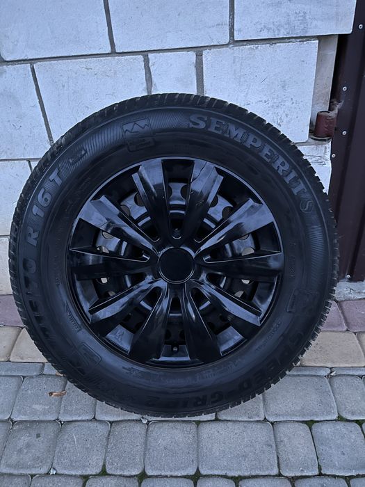 Opony z felgami 215/70R16 lub same felgi.