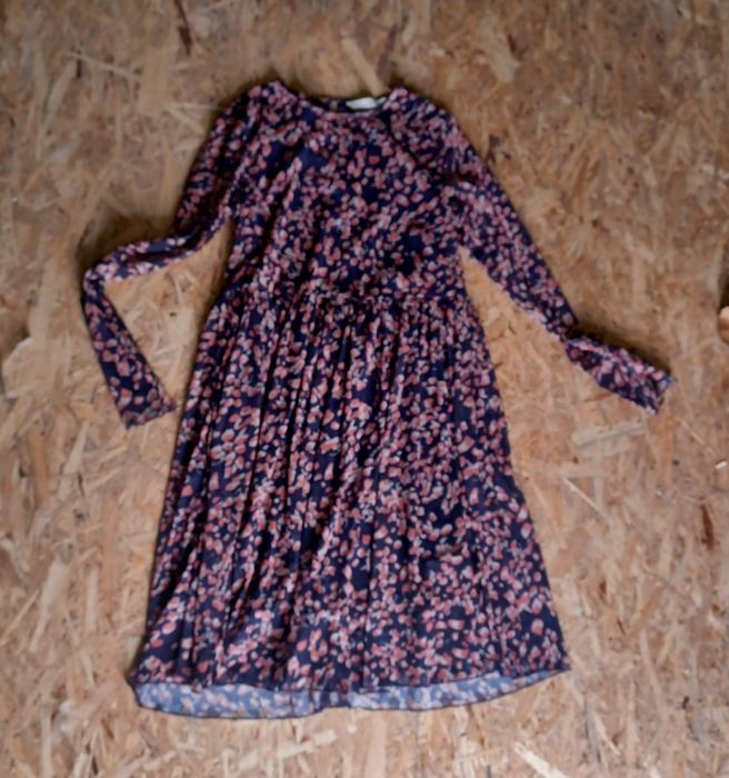 Vestido midi em bom estado