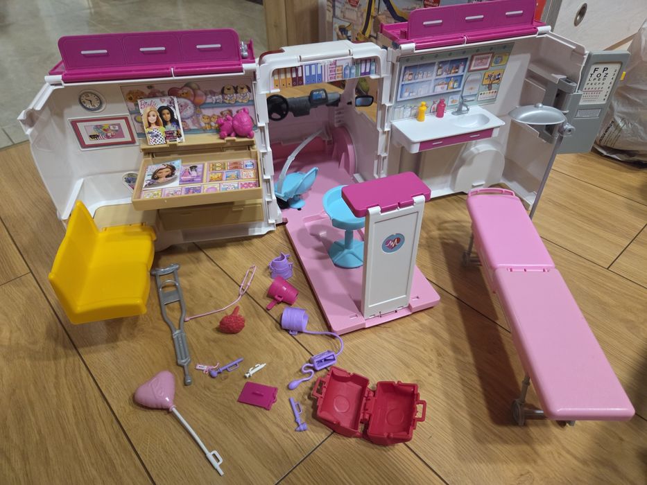 Karetka lalki barbie