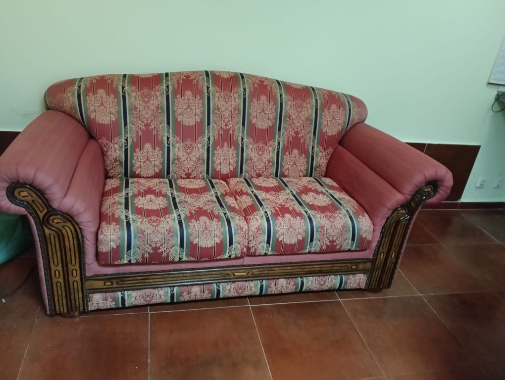 Sofá de dois lugares