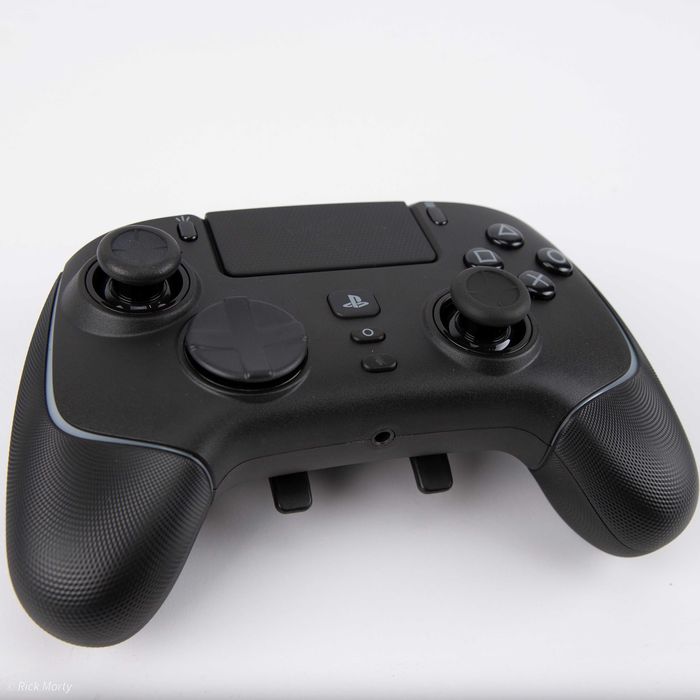 Геймпад Razer Wolverine V2 Pro для PS5/PC абсолютно новий