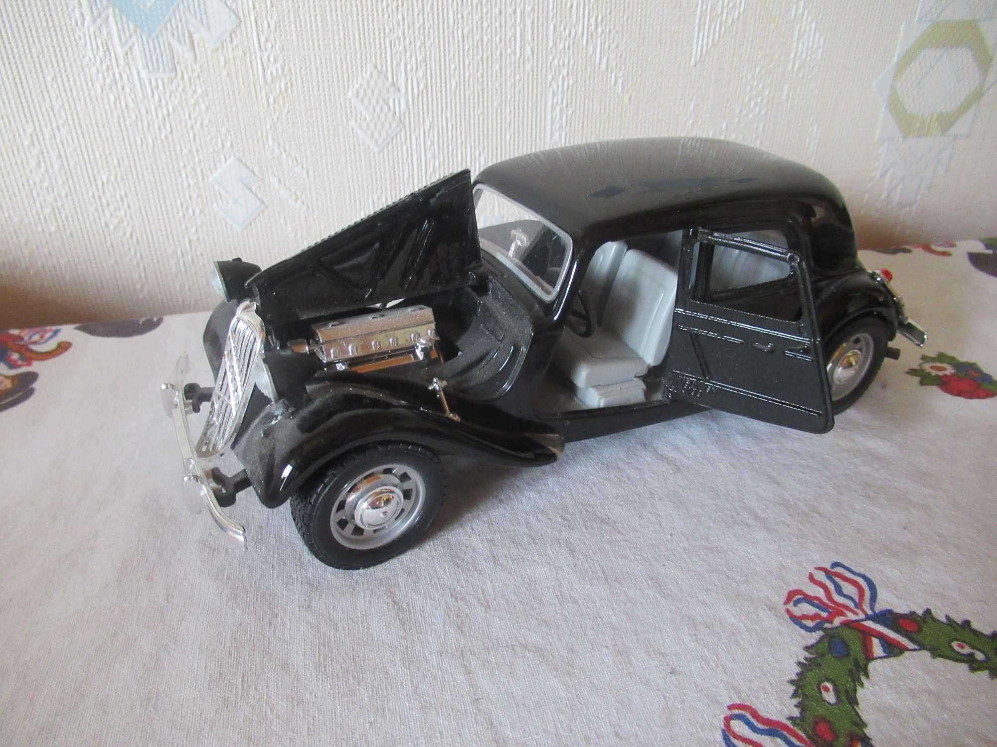 Carro de coleçao Burago 1/24 Citroën TA 15 CV