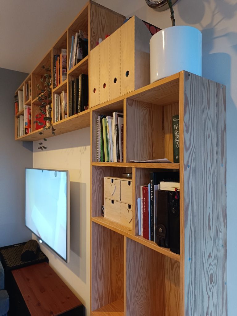Półka regał na książki - drewno