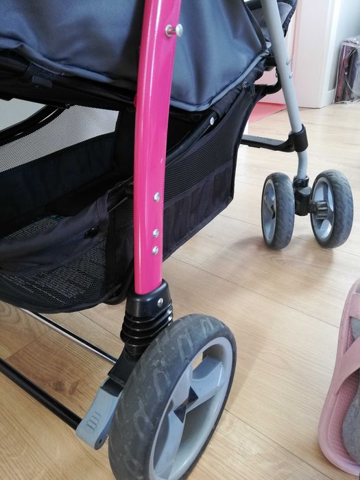 Spacerówka dla dziewczynki