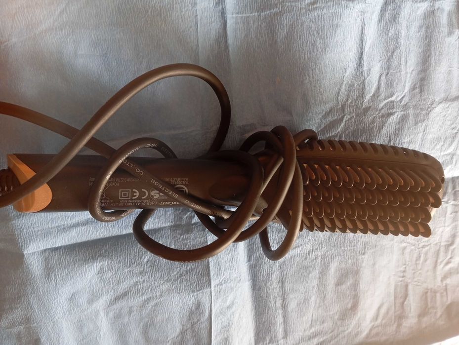 Escova elétrica preta