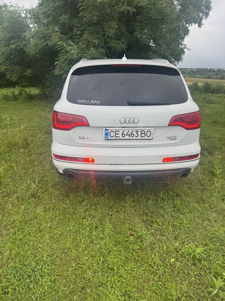 Ауді Q7 в гарному стані