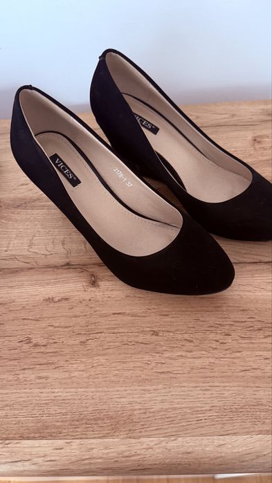 Sliczne buty na koturnie