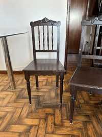 Cadeiras de madeira maçiça