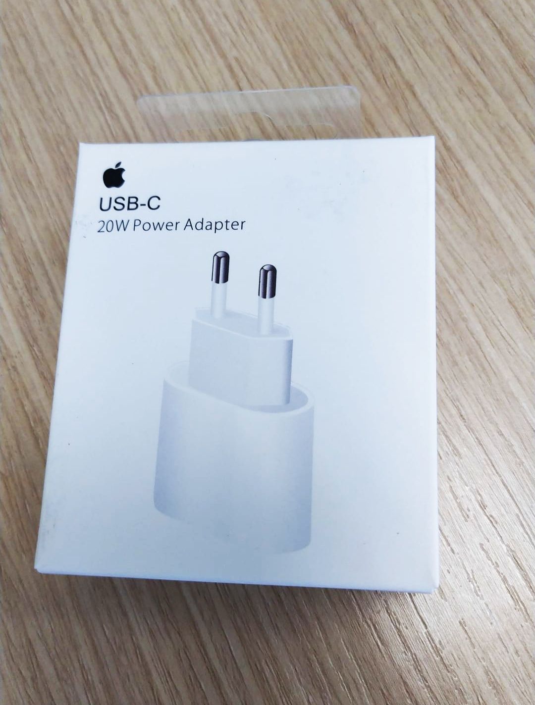 Adaptador de Corrente Original USB-C e 20W de Potência para Iphone.