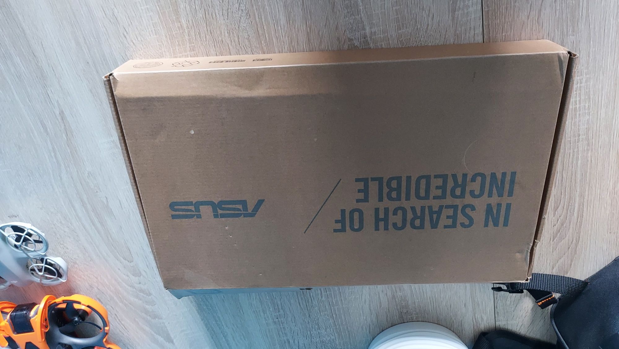 Laptop asus  nowy