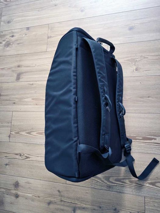 Mochila LiWAVE 38L com oferta de Almofada de Viagem