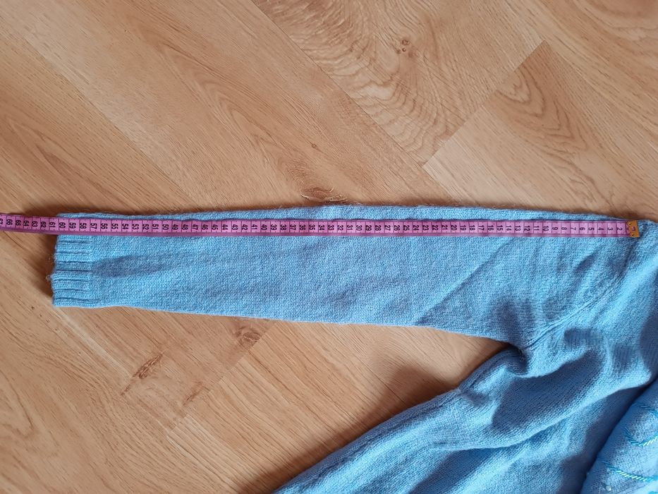 Светр жіночий блакитний