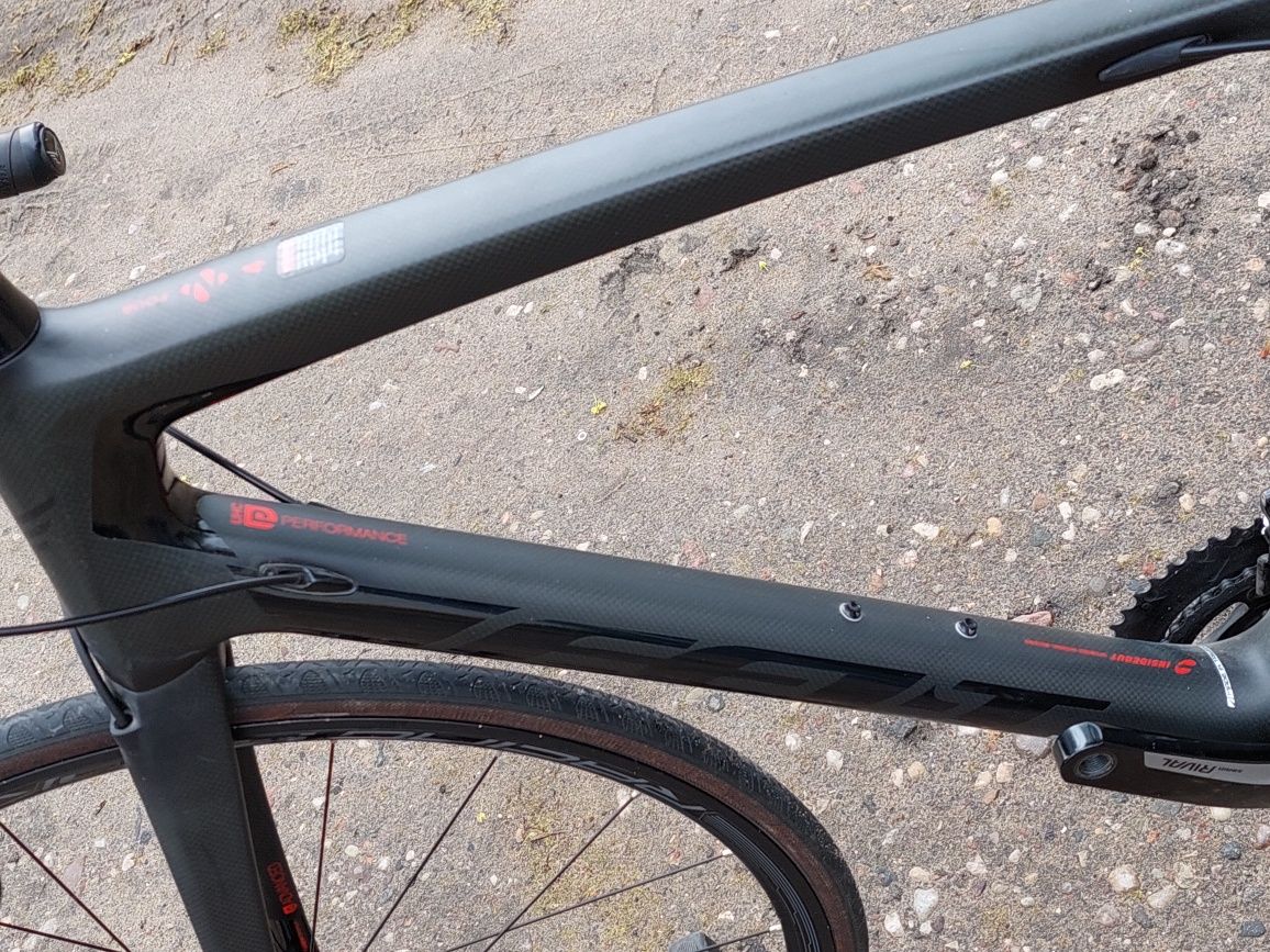 Rower gravel szosa carbon Felt sram rival