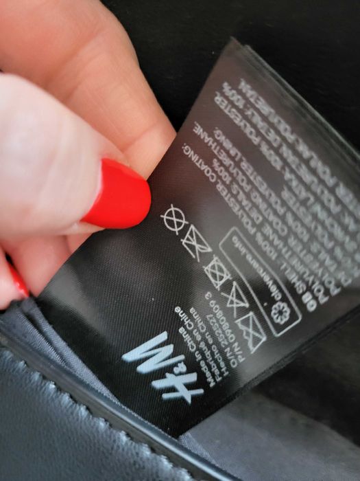 czarna pikowana torebka, HM