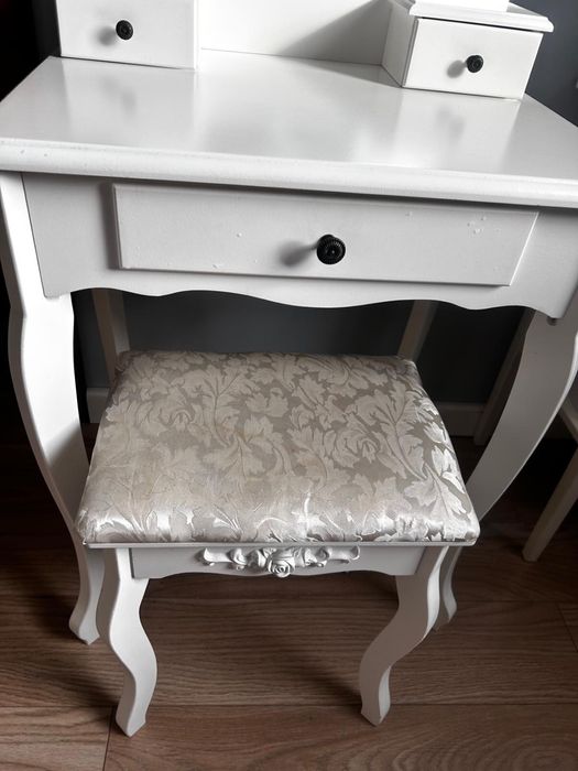 Toaletka dla dziewczynek