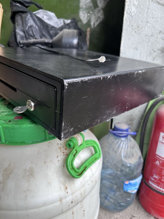 Ящик для  денег металический