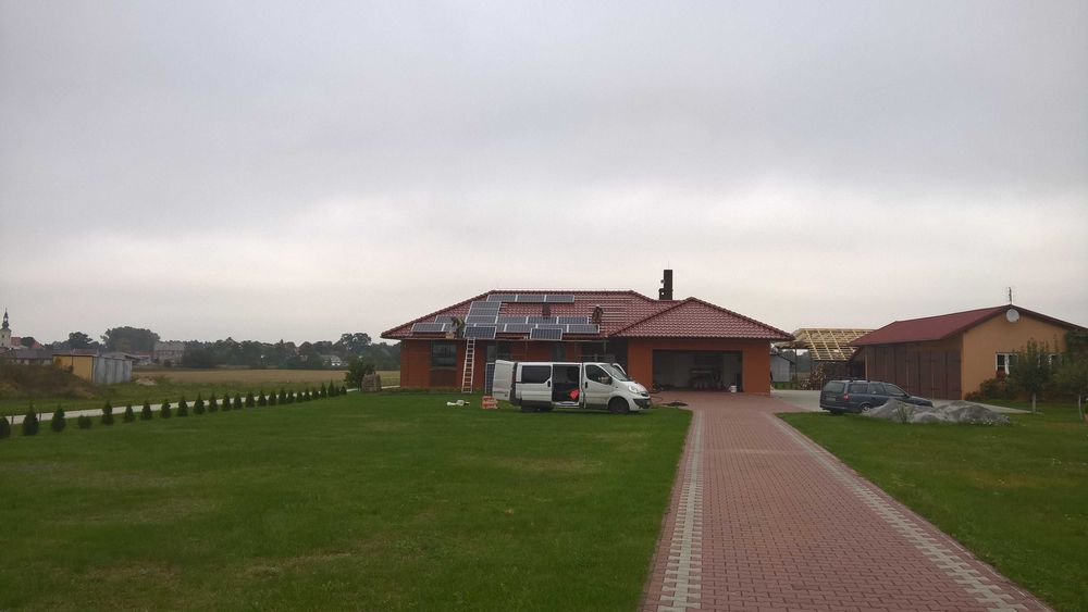 Instalacja fotowoltaiczna 9,76 kW z magazynem 15,36 kWh, montaż