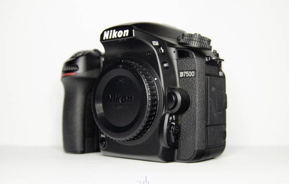 Body Nikon D7500 Niski przebieg