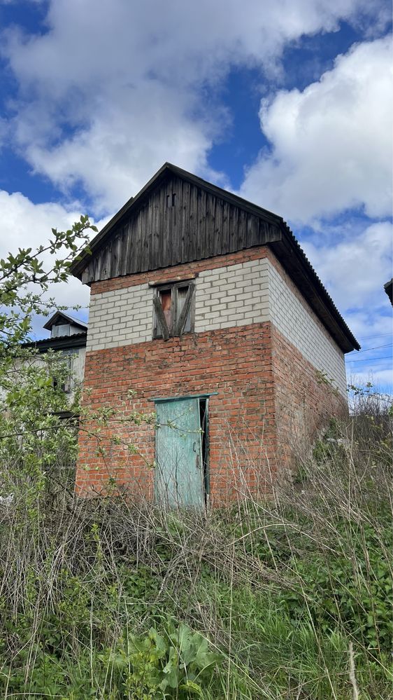 Будинок під житло і дачу в Анісові