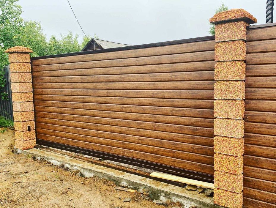 Паркан металевий. Паркан жалюзі. Паркан ранчо.