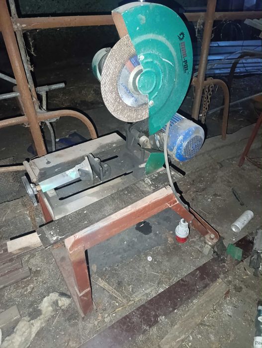 Przycinarka do metalu.