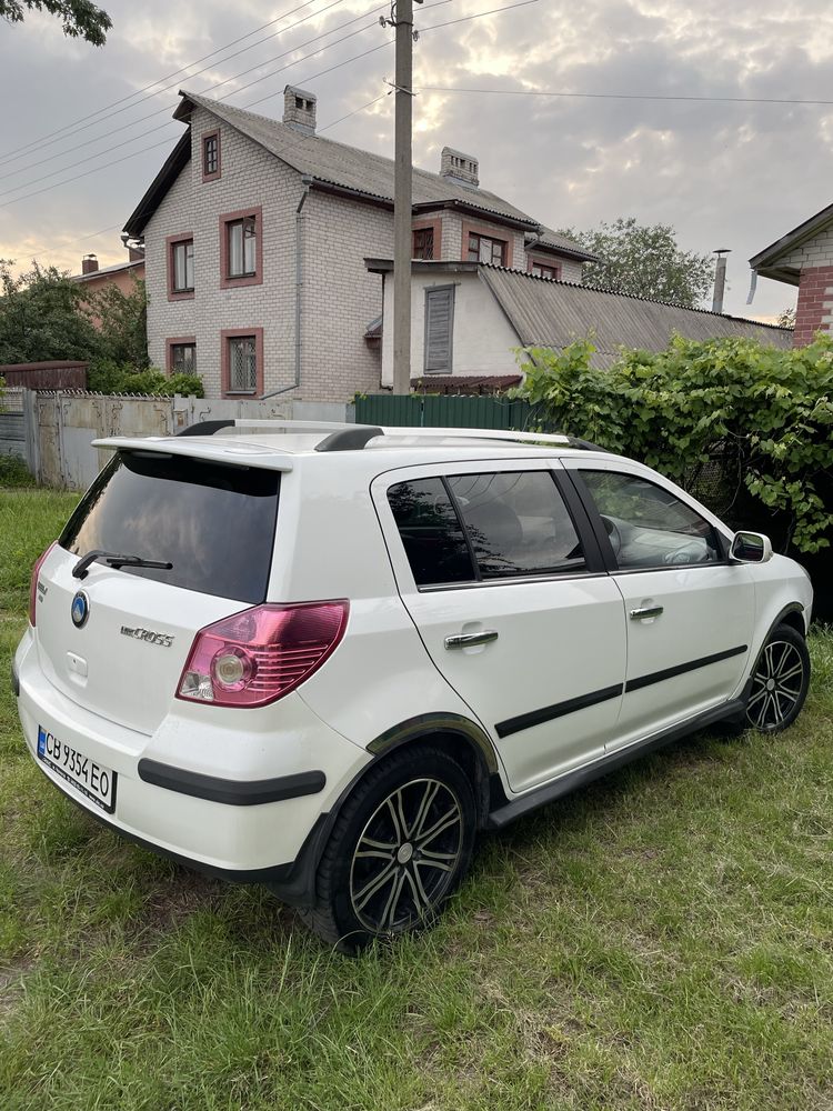 Geely mk cross.