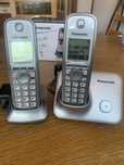 Telefon stacjonarny Panasonic KX - TG6612 z 2 słuchawkami