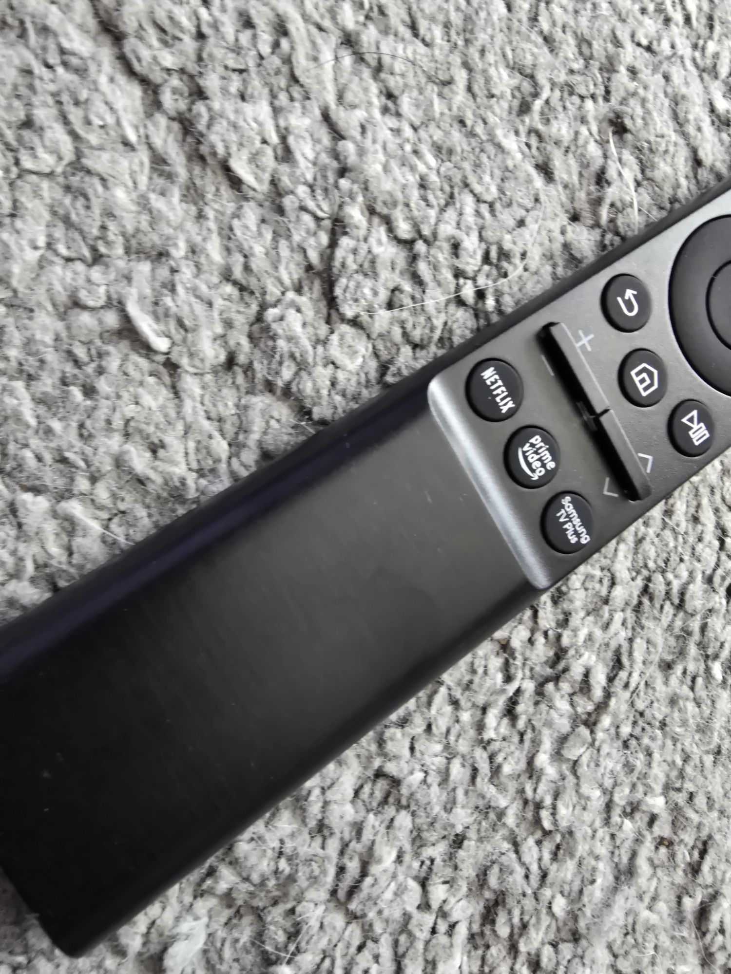Samsung pilot do każdego TV Led OLED ale LCD Nowy model