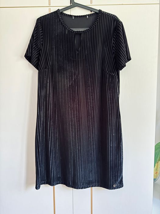 Sukienka aksamitna welurowa czarna Top Secret prążki 40/L