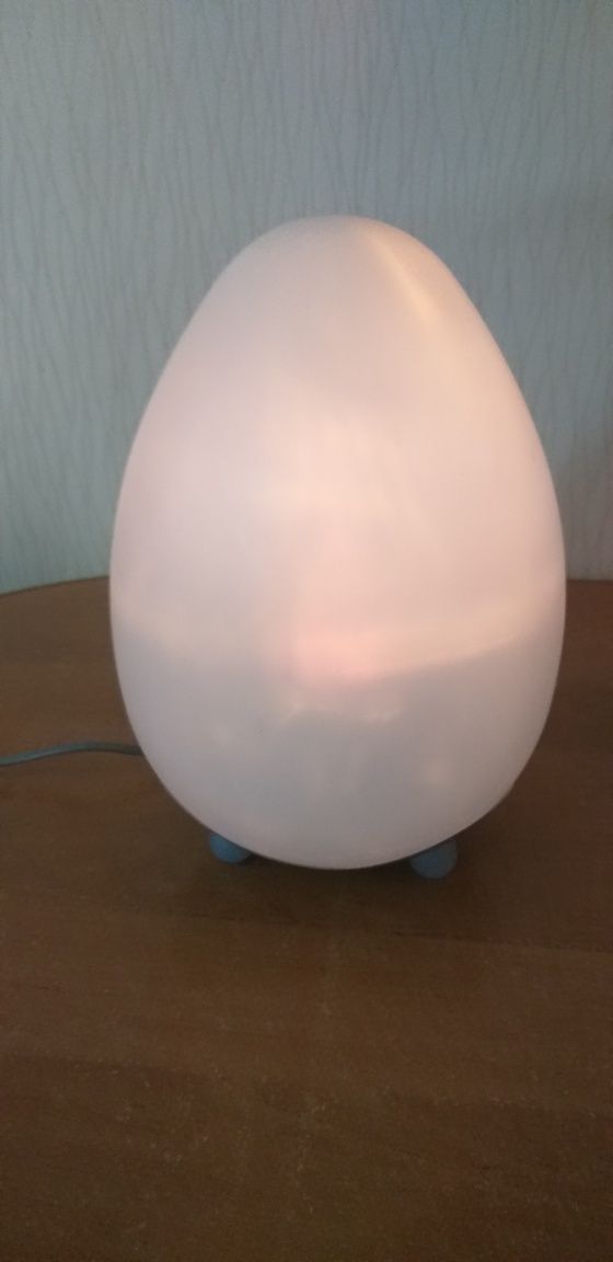 Lampka nocna w kształcie jaja