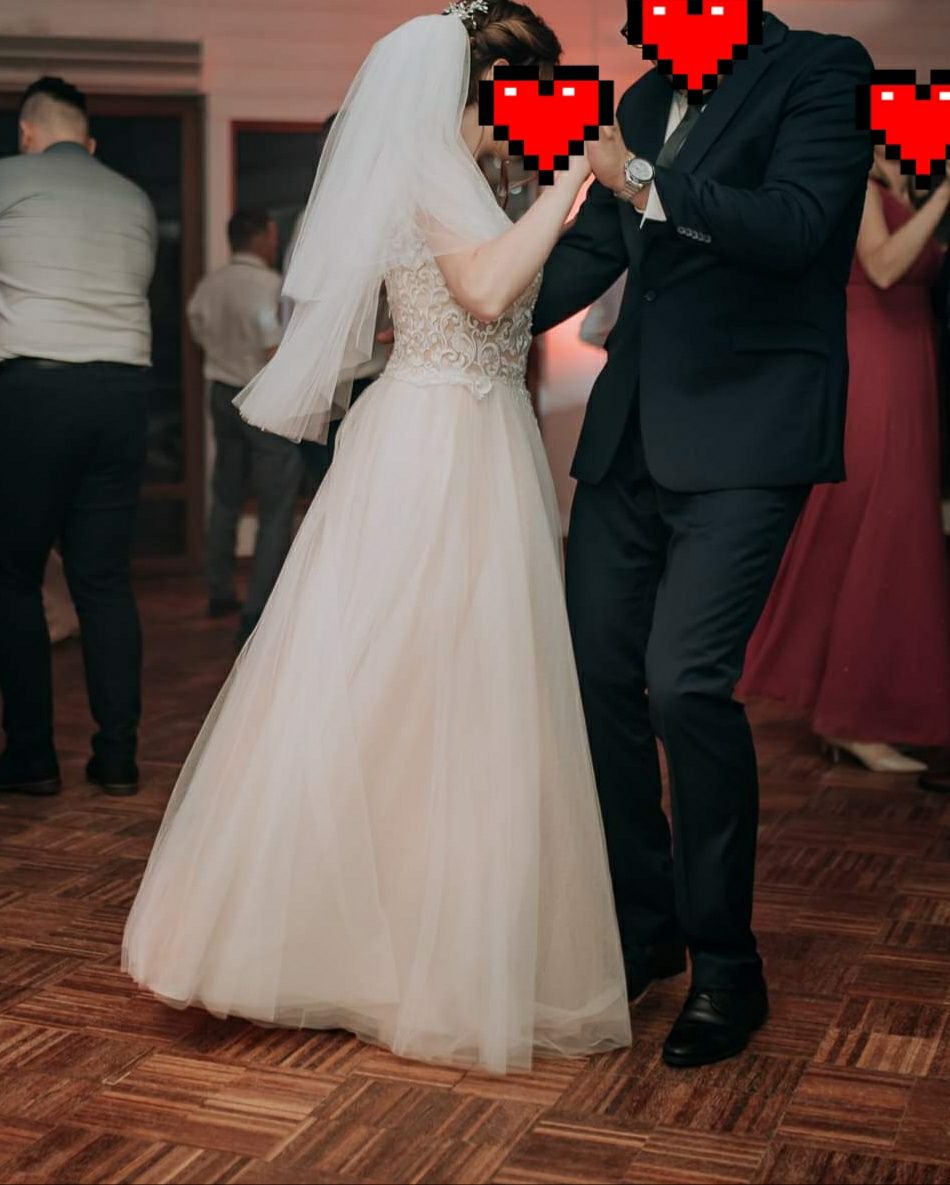 Sukinka ślubna w kolorze szampańskim