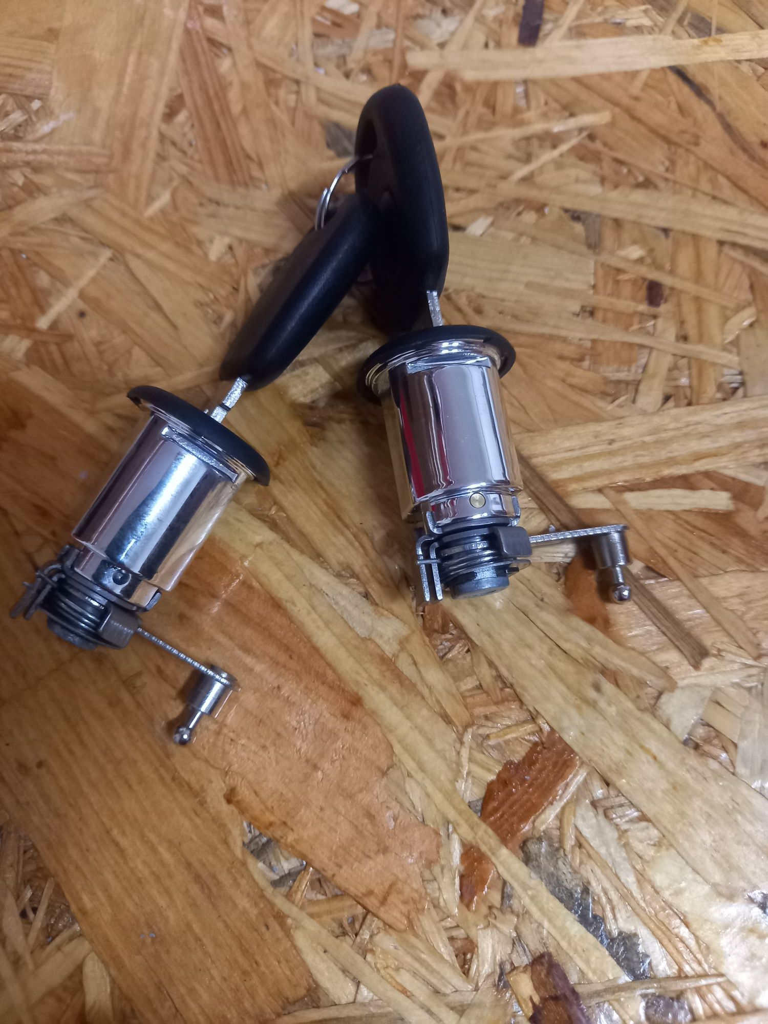 Fechadura de porta Skoda