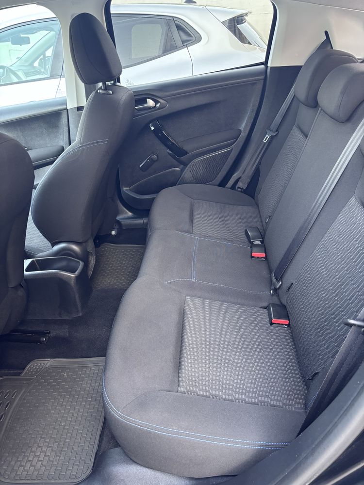 Peugeot 208 BlueHDI 1.5 Signature
