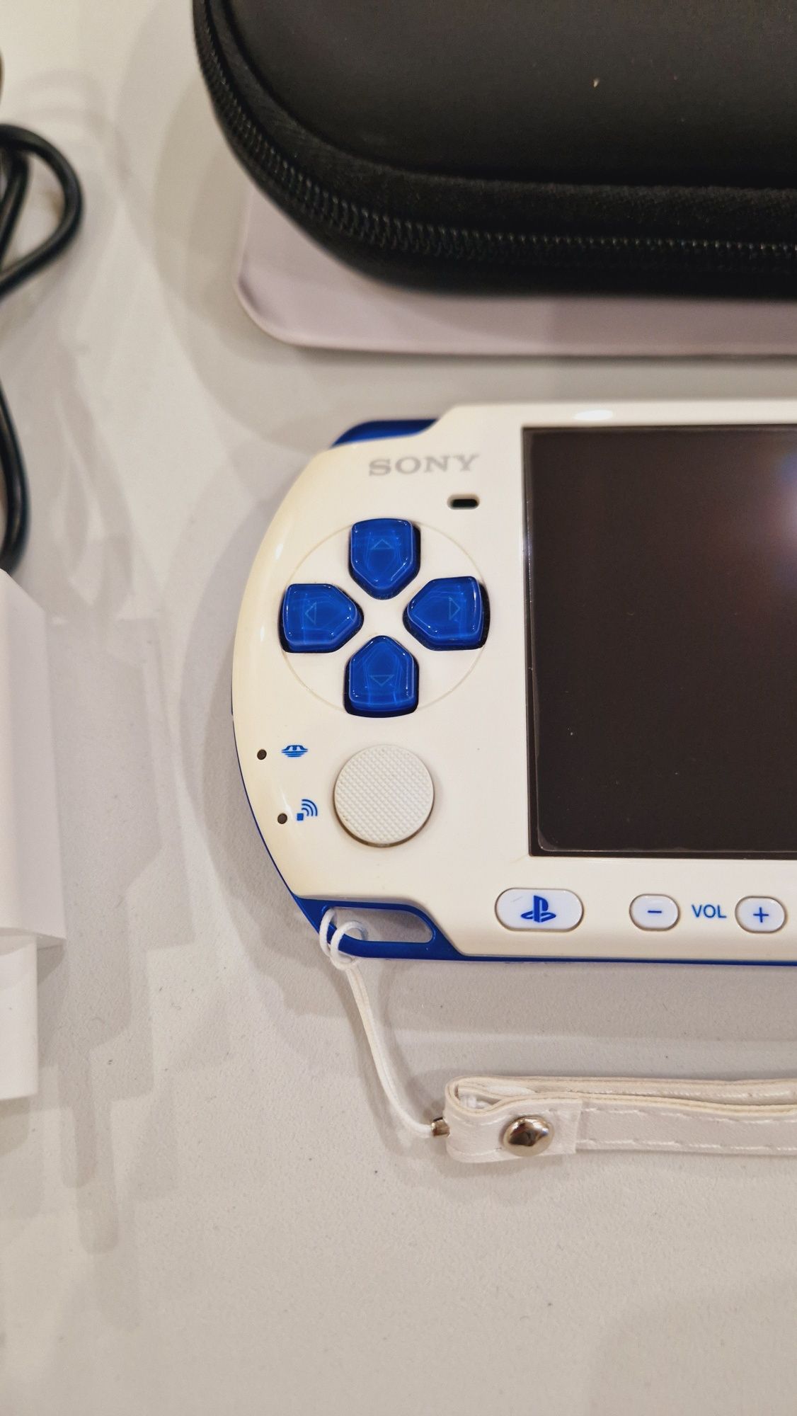Sony PSP-3000  оригинал +135игр!