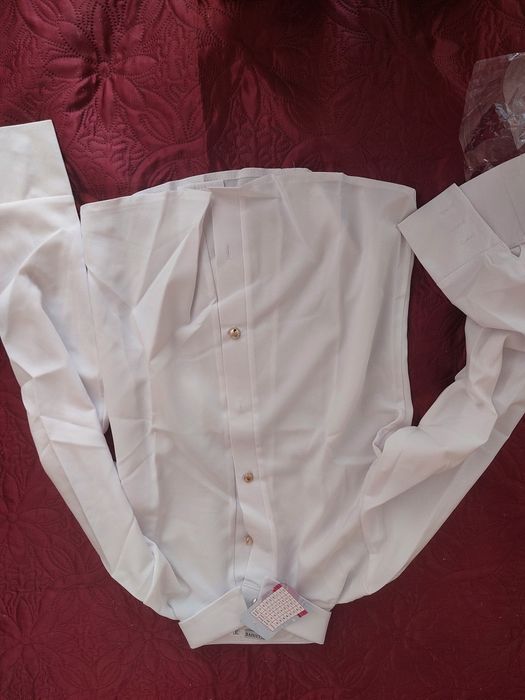 Біла блуза-сорочка