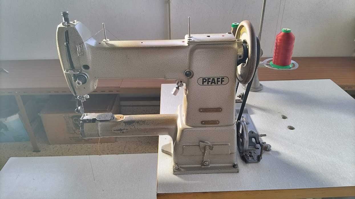 Máquina de costura Pfaff mod. 28/190, para coser peles grossas