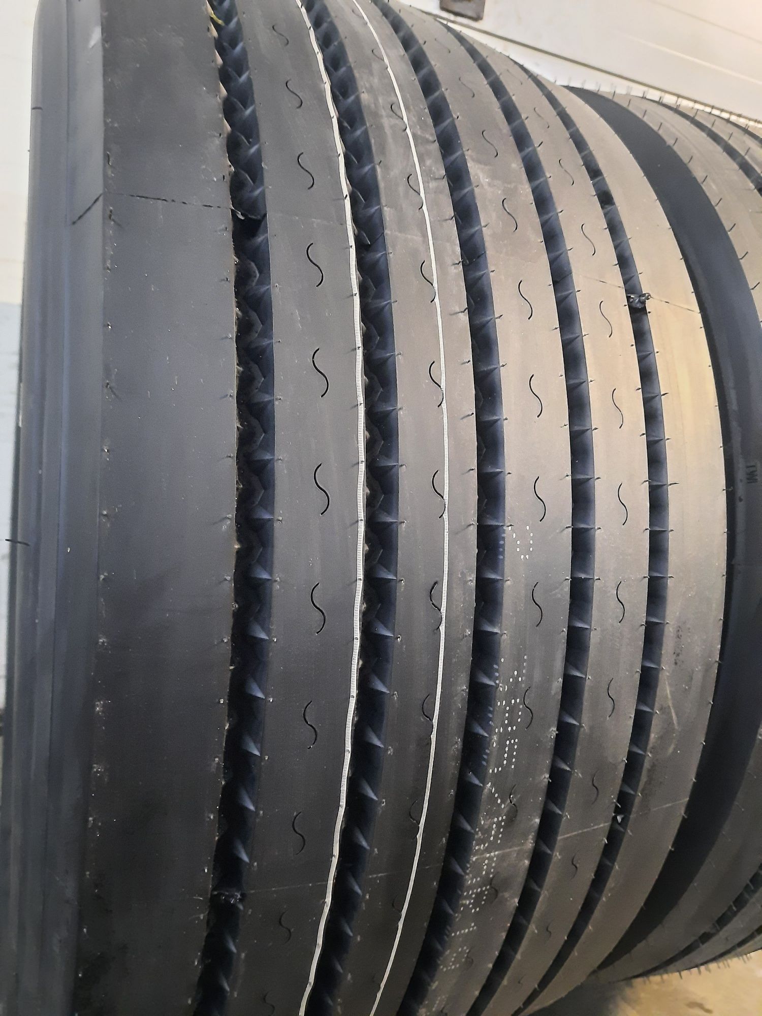 Opony nowe 385/55 R19.5 Advance GL 251T