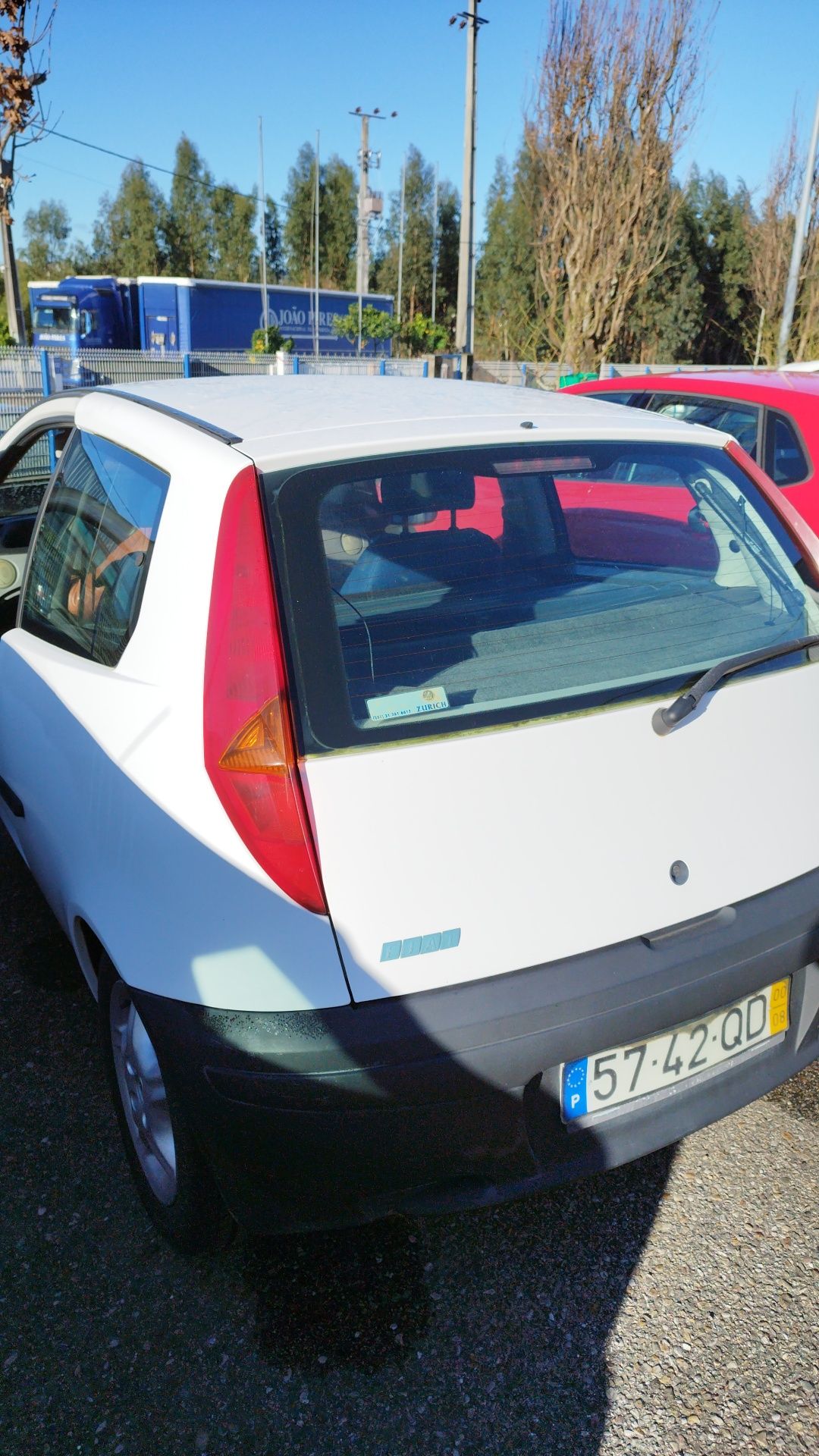 Vendo carro com avaria