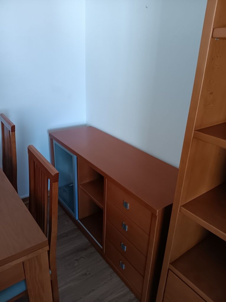 Conjunto de sala em madeira