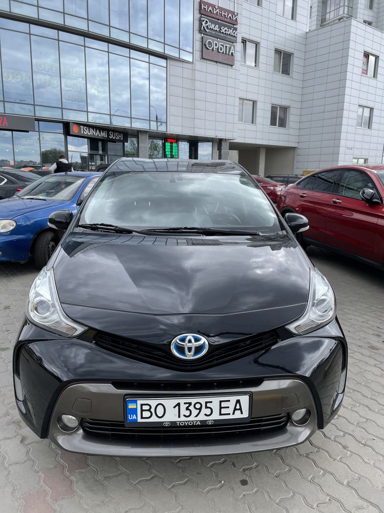 Toyota prius plus європа 7 місць