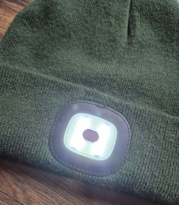 Czapka ze światełkiem Idealna