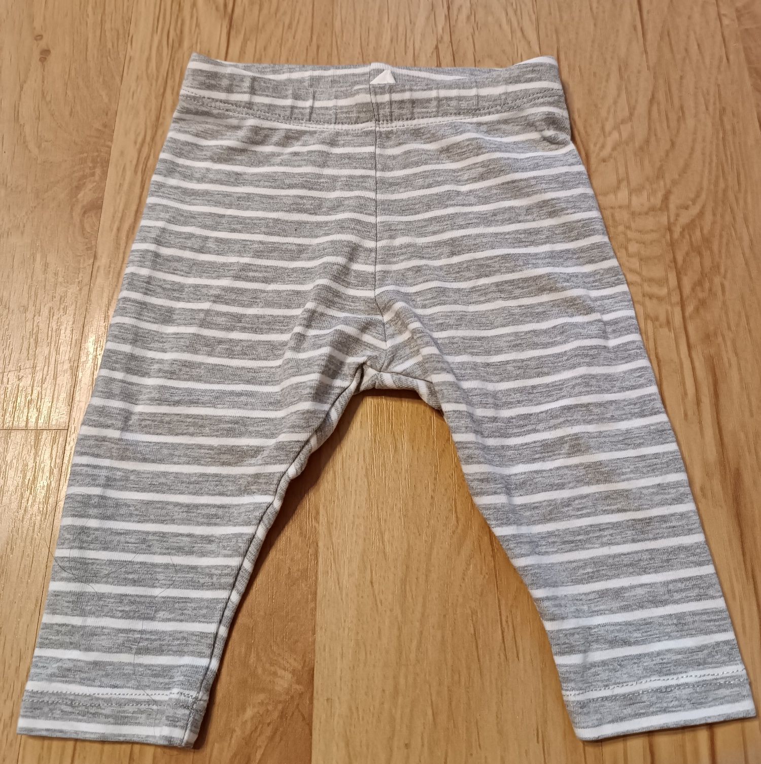 H&M 56 62 szare spodnie dresowe paski dla niemowlaka unisex 0-3