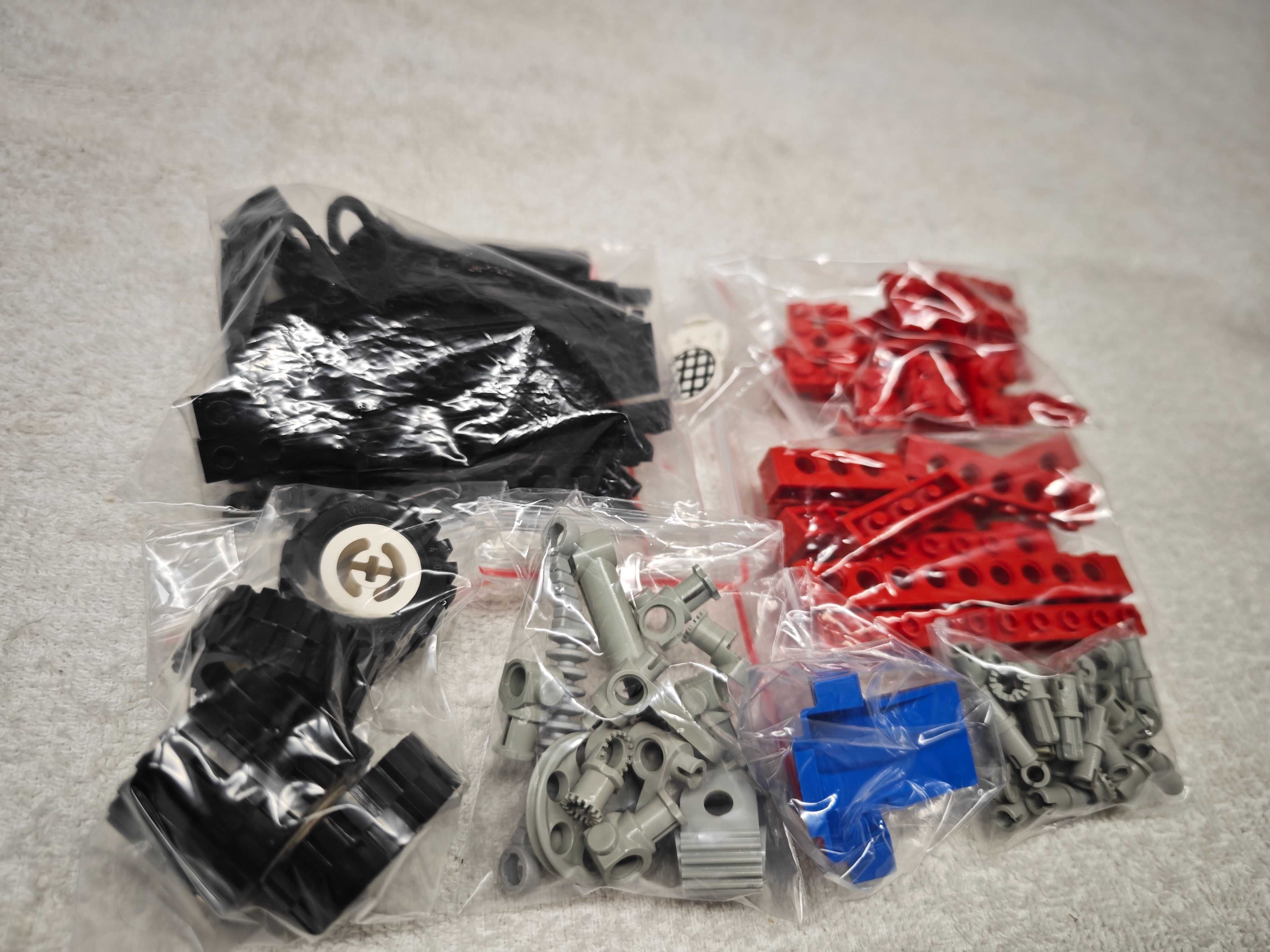Lego Technic 8832 "Roadster"; 1988; [93]