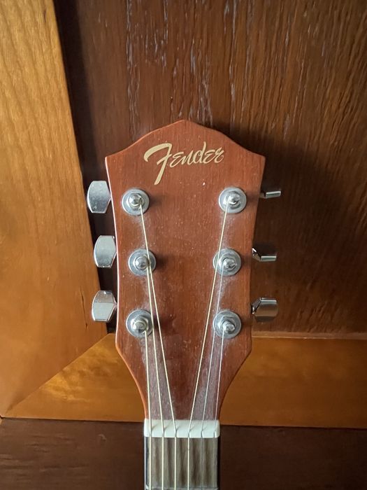 Guitarra FENDER semi acustica