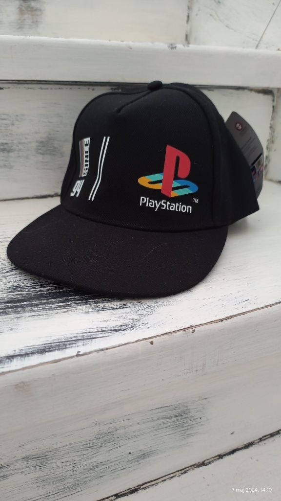 Nowa czapka z daszkiem PlayStation fajny pomysł na prezent